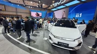 Booth BYD di GIIAS 2025 Bernuansa Masa Depan, Hadirkan Teknologi Canggih