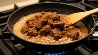 Berapa Lama Masak Rendang? Ini Durasi Ideal dari Kalio hingga Kering Sempurna