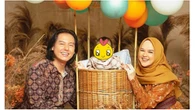 6 Gaya Pemotretan Cut Meyriska dan Roger Danuarta Bareng Anak, Kompak