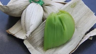 Pudak, Kue Tradisional Gresik dengan Kemasan dari Pelepah Pinang