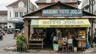 7 Rekomendasi Soto Enak Dekat Stasiun Tugu Yogyakarta, Cocok untuk Sarapan hingga Makan Ma...