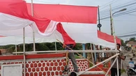Cerita Kuli Bangunan di Cianjur Sisihkan Gaji Demi Bendera Merah Putih Sepanjang 680 Meter