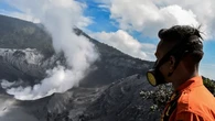 Update Tangkuban Perahu: Tetap Waspada Walau Jumlah Gempa Turun dan Kosentrasi Gas Normal