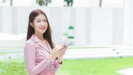 Sering Mobile dan Meeting di Luar Kantor? Jangan Lupa Bawa 5 Beauty Essentials Andalan Per...