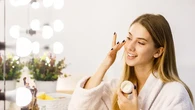 Face Oil, Sunscreen, atau Serum: Mana yang Paling Krusial untuk Kulit Sehat?