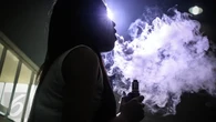 Koma Usai Nge-Vape, Paru-Paru Gadis 12 Tahun Terluka Parah