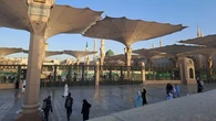 Antisipasi Risiko Dehidrasi Akibat Suhu Panas Ekstrem di Arab Saudi, KKHI Bagikan Oralit
