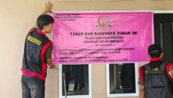 Bobol Kas Rp6,7 Miliar untuk Judi Online, Rumah Eks Petinggi Bank BUMD Disita