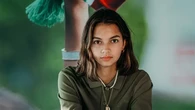 Estella Loupatty Beri Dukungan Langsung untuk Sang Kekasih, Jens Raven, di Laga Timnas Ind...