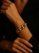 6 Pilihan Gelang Emas Rantai Besar untuk Ibu-Ibu Usia 50 Tahun, Aksesori Mewah yang Berkel...