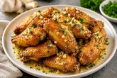 Cara Membuat Garlic Butter Chicken Wings yang Renyah di Luar, Gurih di Dalam