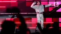 Oli Sykes Vokalis Bring Me The Horizon dan Artis Brasil Alissic Prediksi Bakal Punya Bayi ...