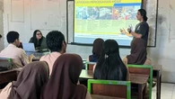 Cerdas Literasi Digital, AHM Ajarkan Cara Tangkal Hoaks di SMK Binaan Makassar