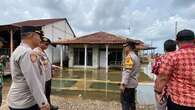 Banjir Rob Melanda Desa Kaliprau, Polres Pemalang Kirim Bantuan Sembako