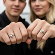 10 Model Cincin Emas Putih Couple Unik Terbaru 2025, Simbol Cinta Abadi Nan Elegan