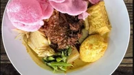Resep Ketupat Sayur Padang yang Kaya Rempah dan Sambal Lado Merah