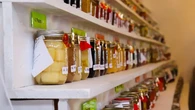 6 Cara Mudah Mengawetkan Makanan Matang Agar Bisa Disimpan di Suhu Ruang