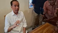 Sowan ke Rumah Kasmudjo, Jokowi Kenang Sang Dosen Pembimbing Akademik yang Suka Mencium Ba...