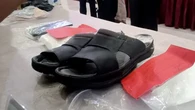 Balada Sabu Nyaris 1 Kg di Sandal Pekerja Migran Asal Madura