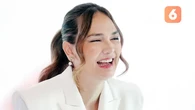 Luna Maya dan Maxime Bouttier Ajak Kondangan Online, Dimulai dengan Prosesi Siraman yang T...