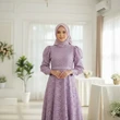 7 Model Gamis Brokat Lengan Balon Warna Lilac Trend Muslimah 2025, Bikin Tampil Anggun