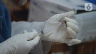Apakah Pasien Inflammatory Bowel Disease Aman Ikut Vaksinasi COVID-19?