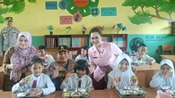 Murid SD Lahap Nikmati Makanan Bergizi Gratis, Polda Riau Targetkan 3.578 Porsi per Hari