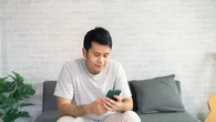 HP Tipis Bangkit Lagi di 2025: Tren Lama yang Kembali Jadi Primadona