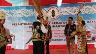 Bos Kayan Hydro Energy Diangkat Jadi Warga Kehormatan Dayak
