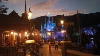 Laporan Liputan6.com dari Hong Kong, Merasakan Dampak Disneyland Jalankan Keberlanjutan da...