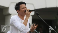 Ariel Restui Peterpan Bawakan Lagu-Lagu Karyanya: Langsung Aja Bayar ke LMK