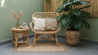 7 Kombinasi Furnitur dan Tanaman untuk Bikin Teras Kecil Jadi Cozy, Inspirasi Santai ala K...