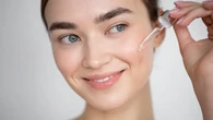 Cara Memakai Serum dengan Pelembap untuk Hasil Optimal dan Bikin Kulit Glowing