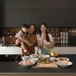 Foto-foto Dapur Rumah Nikita Willy, Elegan dengan Warna Monokrom