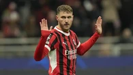 AS Roma vs AC Milan: Kenapa Santiago Gimenez Dapat Kartu Merah?