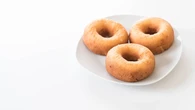 Cara Membuat Donat 2 Bahan dari Tepung Pengembang Otomatis dan Yogurt
