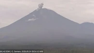 Gunung Semeru Empat Kali Erupsi, Tinggi Letusan Hingga 800 Meter