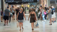 These 3 Quebec cities will soon have stores stay open until 8 p.m. on weekends