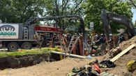 Toronto firefighters rescue 2 workers from trench after construction site accident