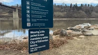 Life-jackets required: Edmonton bylaw ready to fine people who don’t follow rules on North Saskatchewan River