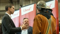 8 days out from election, Liberals pitch office to cut through red tape, NDP promises cuts to heating tax