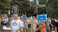 Hundreds of Torontonians celebrate after feds reject Billy Bishop jet expansion