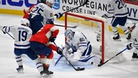 Bobrovsky stops 23 shots, Panthers top Maple Leafs 2-0 in Game 4 and tie series at 2 games apiece