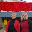 How more than 100 volunteers painted an Ontario town red to pay respect to veterans