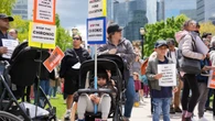 Ontario teachers demand province increase education funding