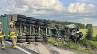 Westbound Hwy. 402 closed near Kerwood Road after two transport trucks collide