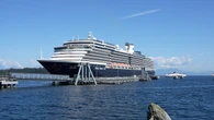 First cruise ship of season docks in Nanaimo