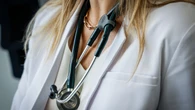 Manitoba welcomes 6 new doctors from south of the border, nearly 30 more still being recruited