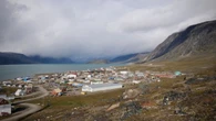 Teen dies after falling through ice near Pangnirtung, Nunavut