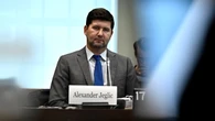 Decades-old problems are plaguing federal contracting system, watchdog says